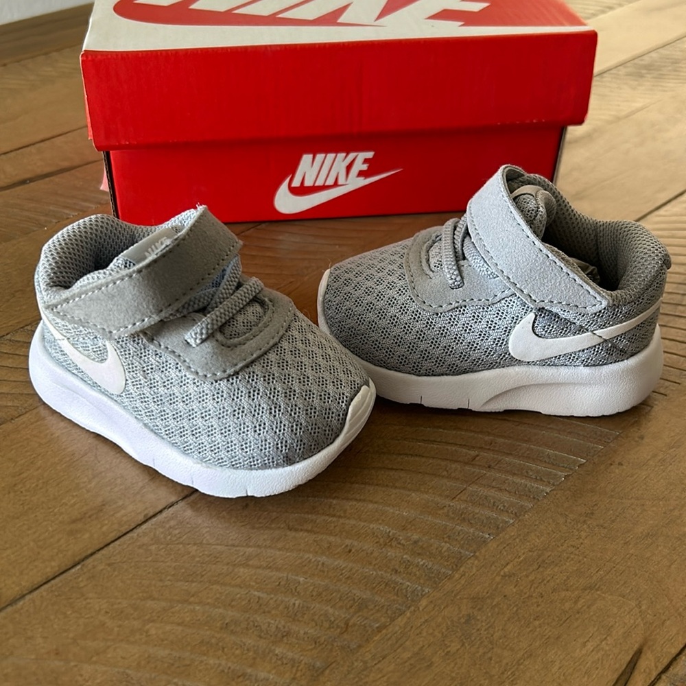 NIKE TANJUN Sneakers